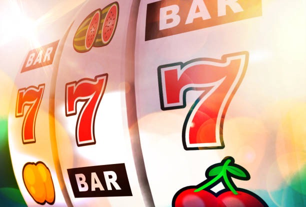 betches 303 FFWS Indonesia split-screen interface with live dealer table and esports market